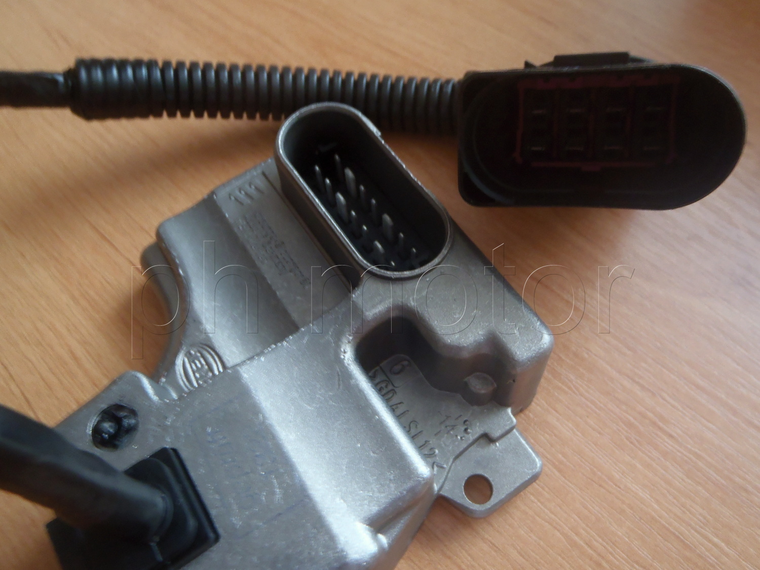 Řídicí jednotka HYDRONIC II D5Z - F / VW 225205002001